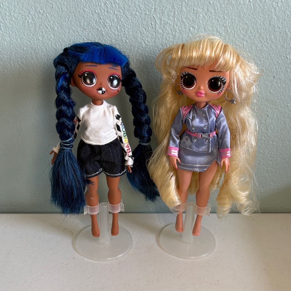 2019 MGA LOL OMG Dolls with Blue & Blonde Hair